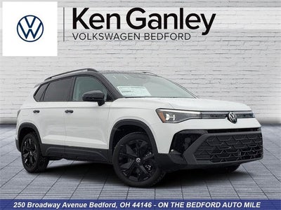 2026 Volkswagen Taos SE Black