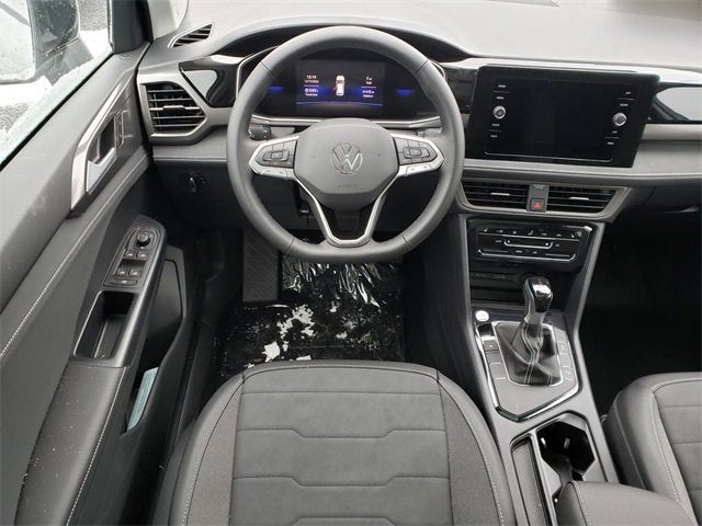 2026 Volkswagen Taos SE Black