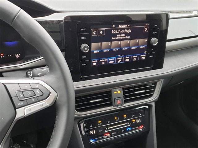 2026 Volkswagen Taos SE Black