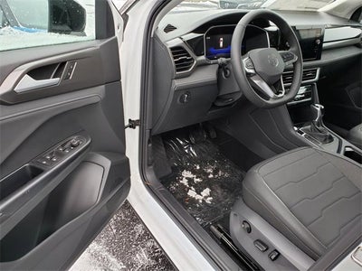 2026 Volkswagen Taos SE Black