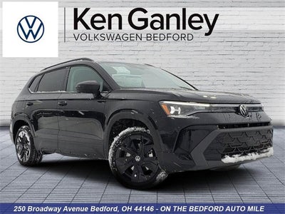 2026 Volkswagen Taos SE Black