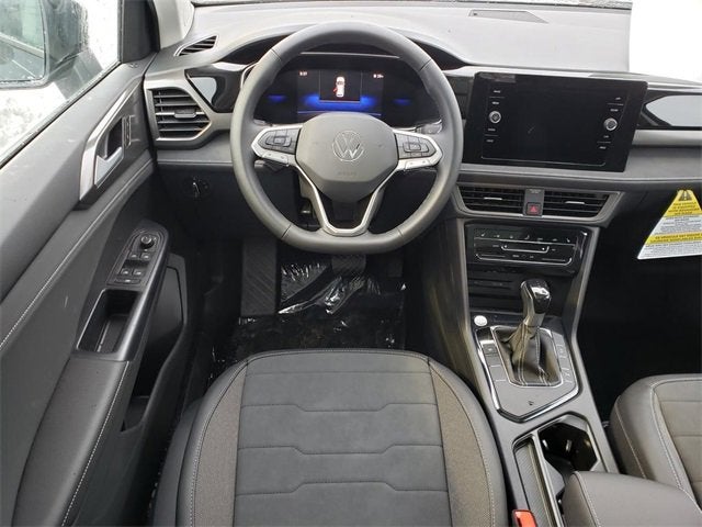 2026 Volkswagen Taos SE Black