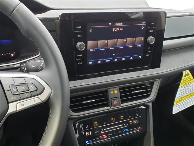 2026 Volkswagen Taos SE Black