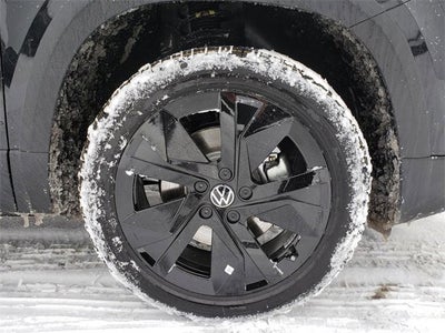 2026 Volkswagen Taos SE Black