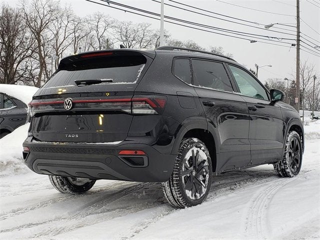 2026 Volkswagen Taos SE Black