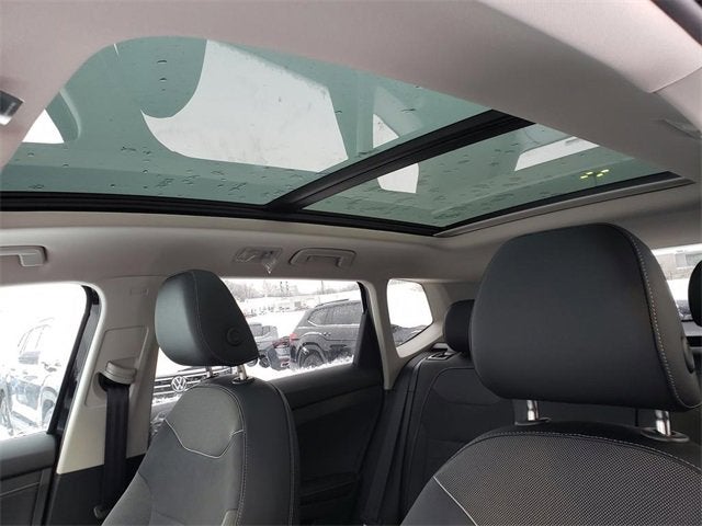 2026 Volkswagen Taos SE Black