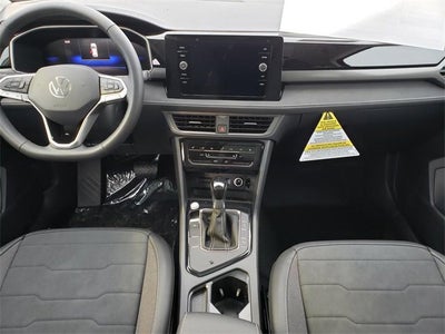 2026 Volkswagen Taos SE Black