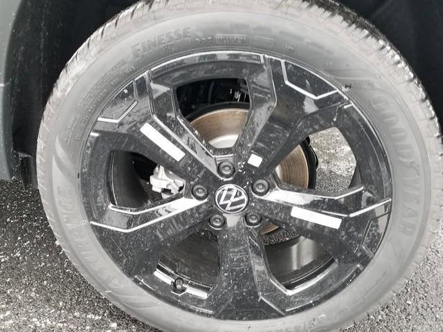 2026 Volkswagen Taos SEL