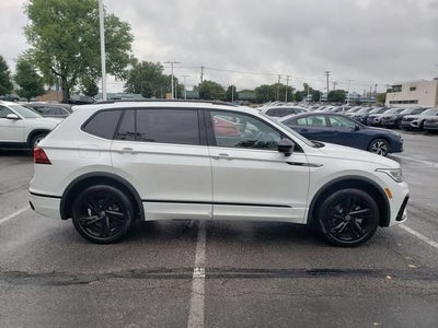 2024 Volkswagen Tiguan SE R-Line Black