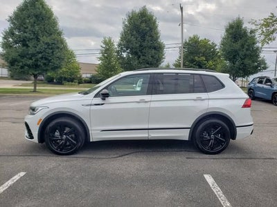 2024 Volkswagen Tiguan SE R-Line Black
