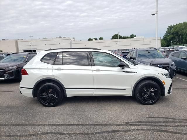 2024 Volkswagen Tiguan SE R-Line Black