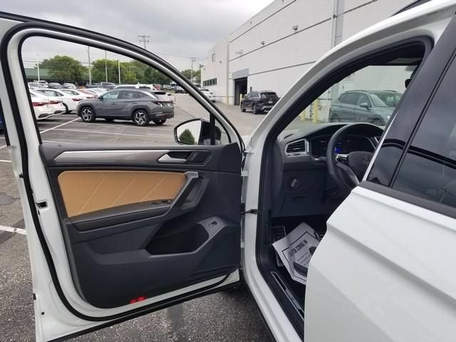 2024 Volkswagen Tiguan SE R-Line Black