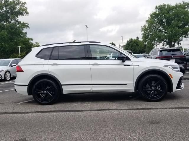 2024 Volkswagen Tiguan SE R-Line Black