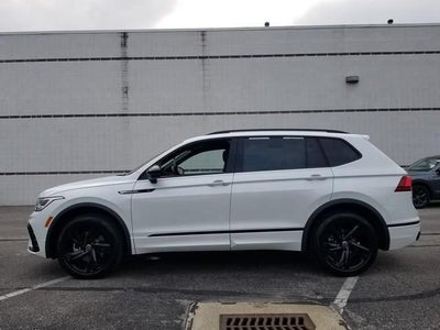 2024 Volkswagen Tiguan SE R-Line Black