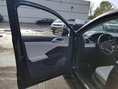 2026 Volkswagen Taos SE