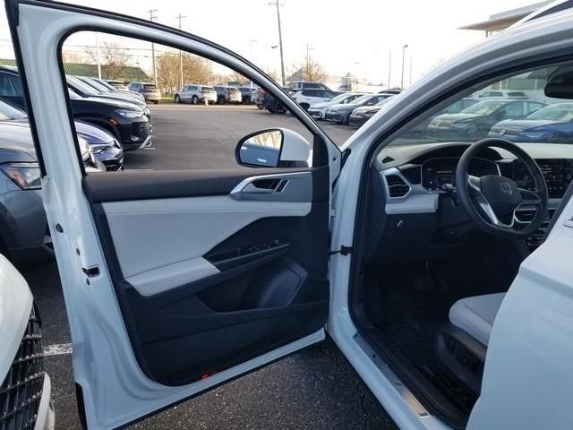 2026 Volkswagen Taos SE