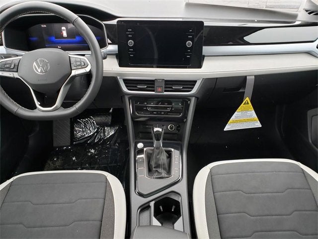 2026 Volkswagen Taos SE