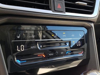 2025 Volkswagen Taos SE