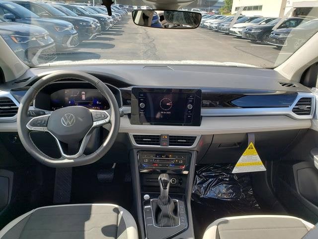 2025 Volkswagen Taos SE