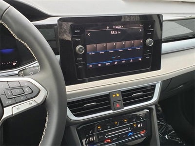 2026 Volkswagen Taos SE