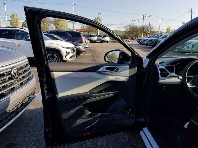 2026 Volkswagen Taos SE