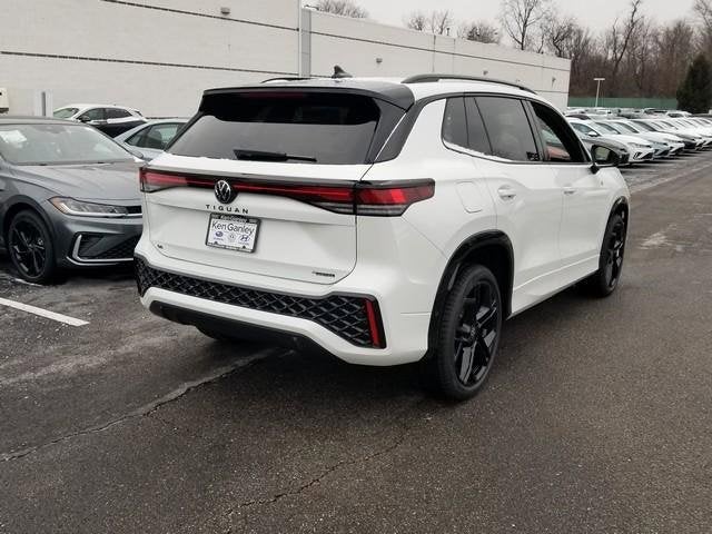 2026 Volkswagen Tiguan SE R-Line Black