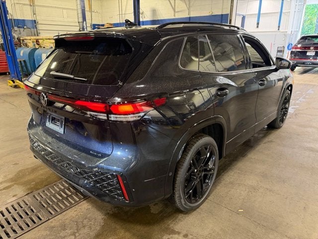 2026 Volkswagen Tiguan SE R-Line Black