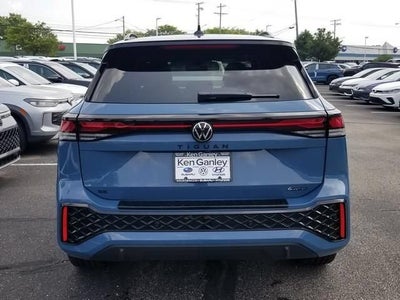 2026 Volkswagen Tiguan SE R-Line Black