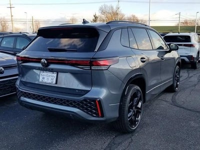 2026 Volkswagen Tiguan SE R-Line Black