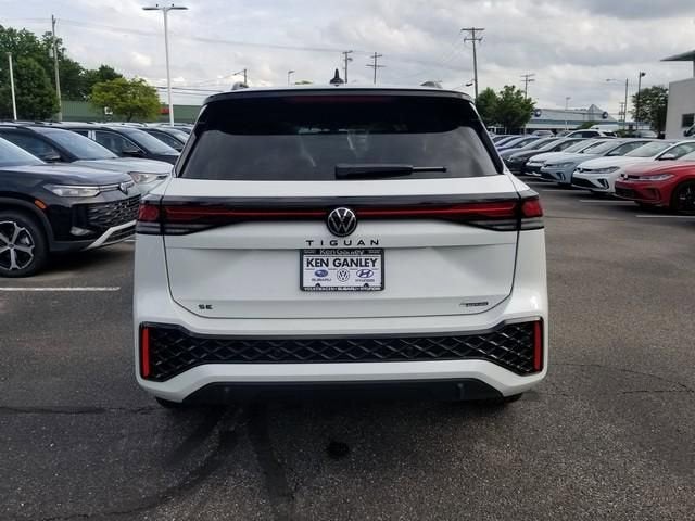 2026 Volkswagen Tiguan SE R-Line Black