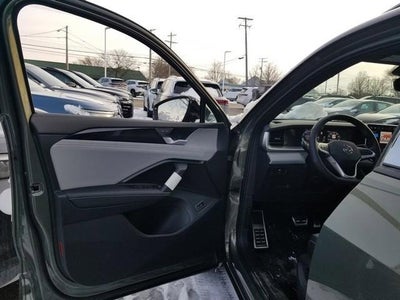 2026 Volkswagen Tiguan SE R-Line Black