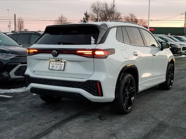 2026 Volkswagen Tiguan SE R-Line Black