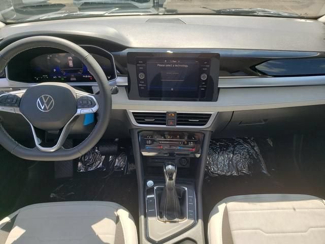 2026 Volkswagen Taos SE