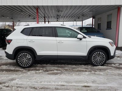 2026 Volkswagen Taos SE