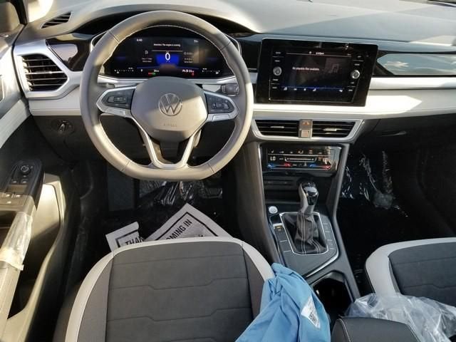 2026 Volkswagen Taos SE
