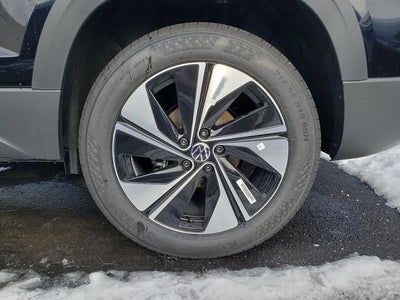 2026 Volkswagen Taos SE