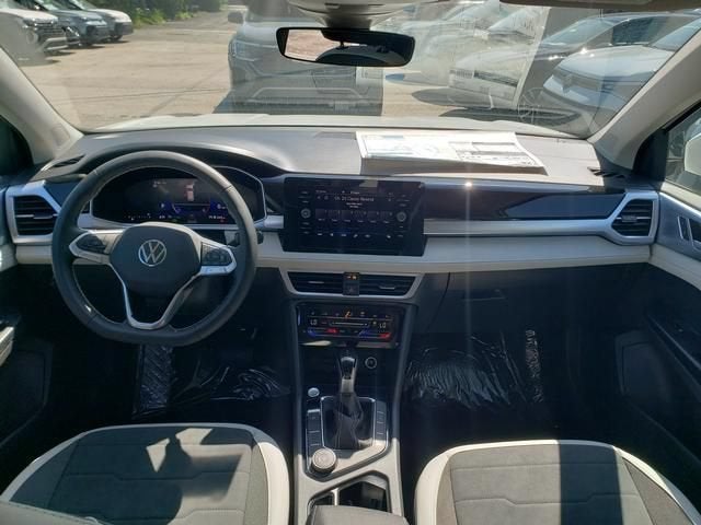 2026 Volkswagen Taos SE