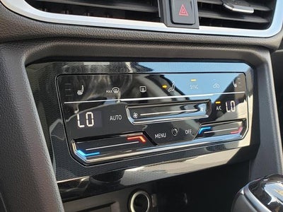 2025 Volkswagen Taos SE