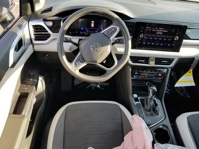 2026 Volkswagen Taos SE