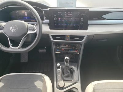 2025 Volkswagen Taos SE
