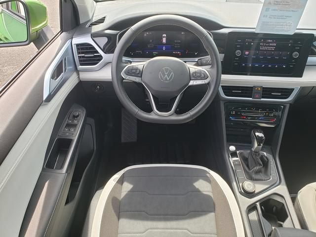 2025 Volkswagen Taos SE