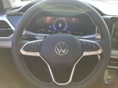 2025 Volkswagen Taos SE