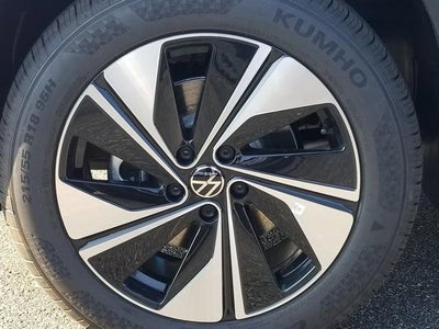 2025 Volkswagen Taos SE