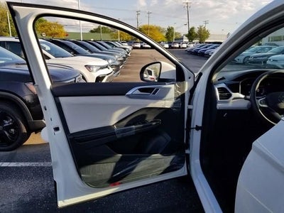 2026 Volkswagen Taos SE