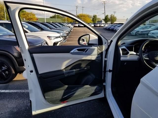 2026 Volkswagen Taos SE