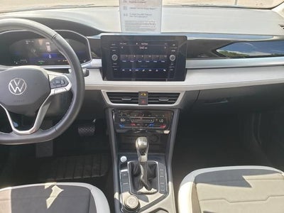 2025 Volkswagen Taos SE