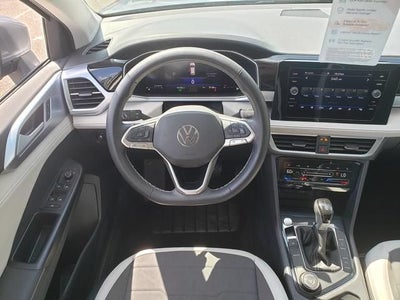 2025 Volkswagen Taos SE