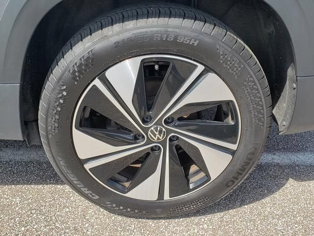 2025 Volkswagen Taos SE