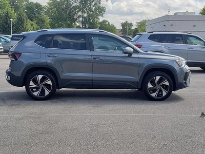 2025 Volkswagen Taos SE