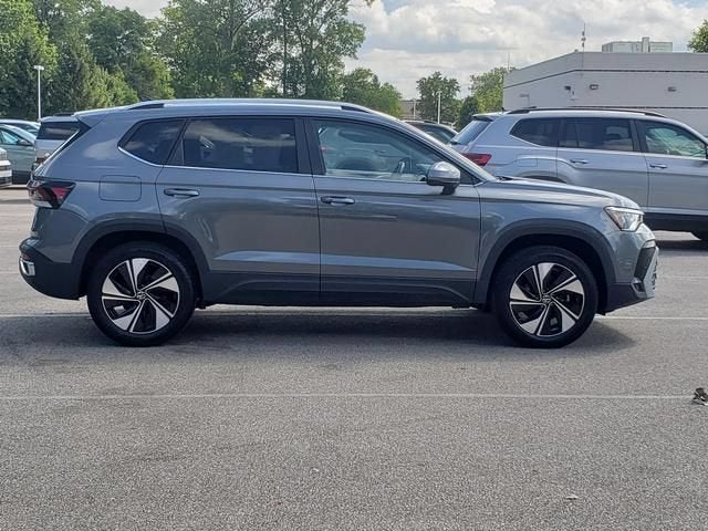 2025 Volkswagen Taos SE